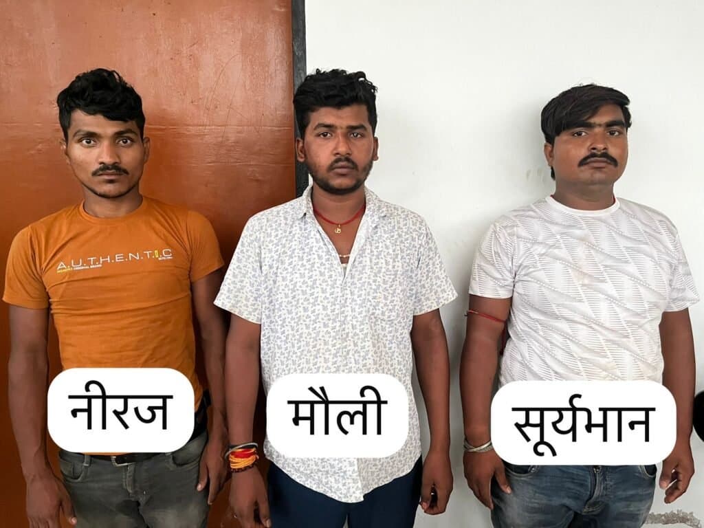 नौ लाख की अवैध बाराबंकी में शराब पूर्वाचल एक्सप्रेस-वे पर पकड़ी गई