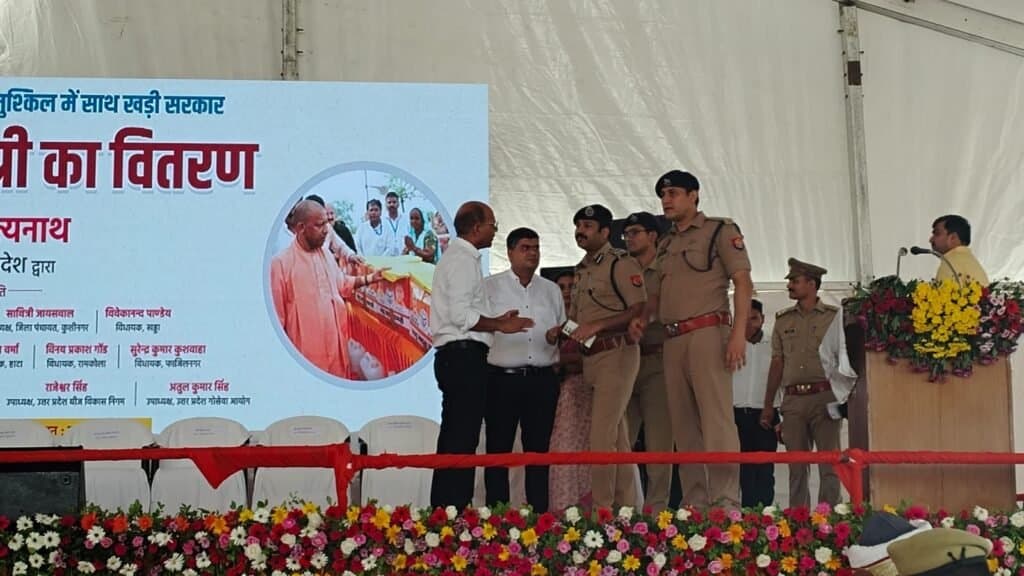जनपद के खड्डा तहसील क्षेत्र के तुर्कहा में मुख्यमंत्री योगी आदित्यनाथ के आगमन को लेकर प्रशासन मुस्तैद