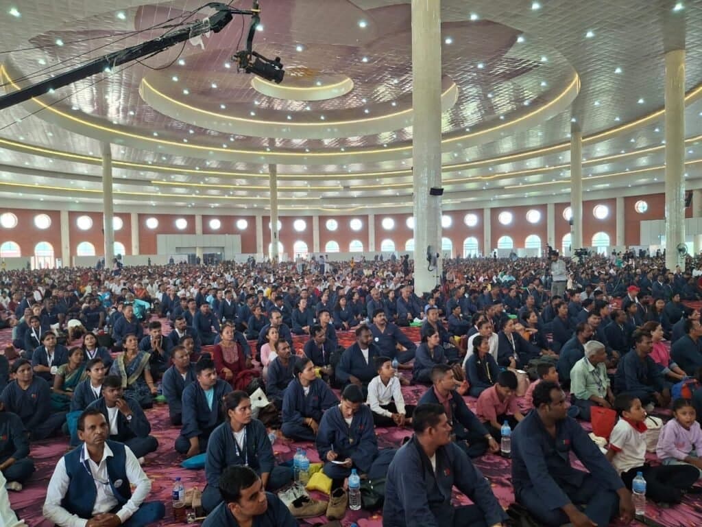 लुंबिनी में छह हजार लोगों ने एक साथ की विश्व शांति प्रार्थना