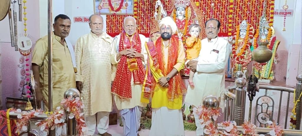 मानस पाठ व हवन पूजन कर भंडारे का आयोजन