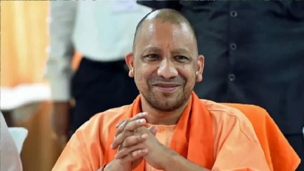 सीएम योगी को बम से उड़ाने की धमकी