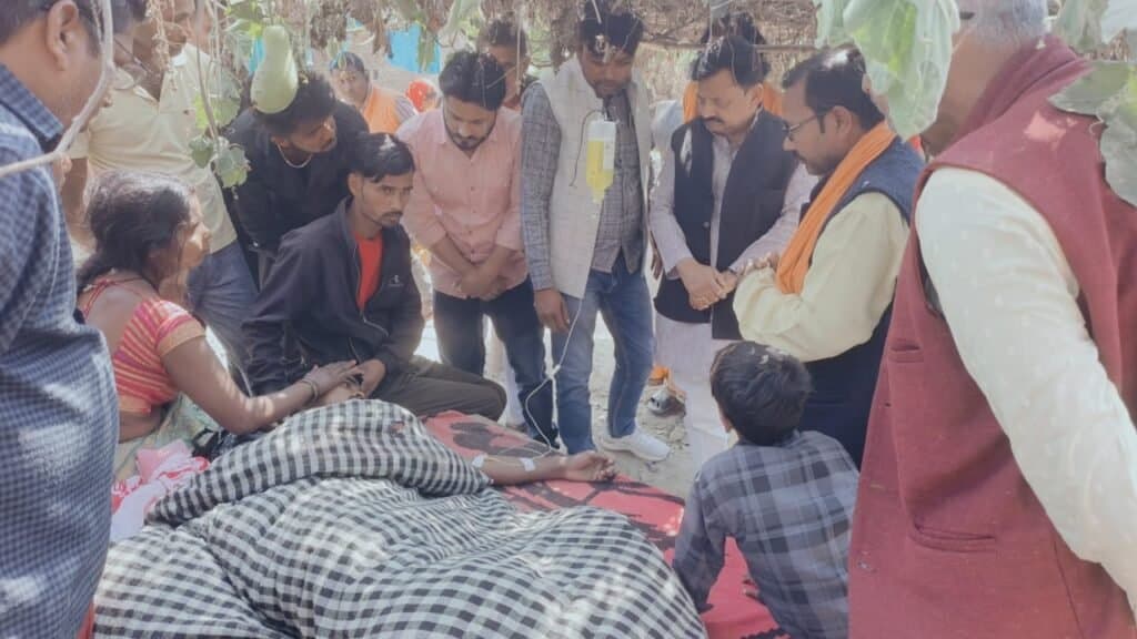 माननीय सांसद विजय दुबे ने दुर्घटना में दिवंगत के परिजनों से की मुलाकात, बंधाया ढांढस