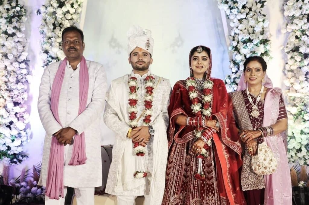 अभिनेता पप्पू तिवारी (पंकज तिवारी) की बेटी दीपाली ने दिव्यांशु संग लिए सात फेरे, शुभ विवाह संपन्न