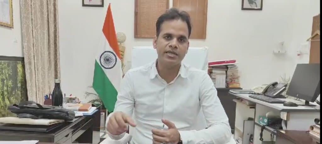 पूर्वोत्तर रेलवे ने यात्रियों की बढ़ती भीड़ को देखते हुए 86 होली स्पेशल ट्रेनें और गोरखपुर से 22 स्पेशल ट्रेनें चलाई