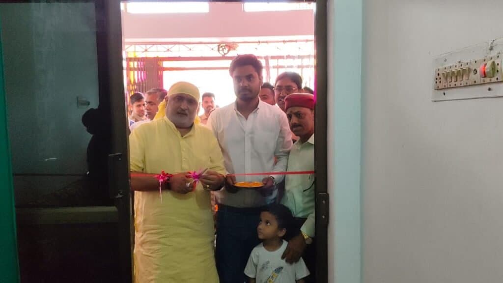 विधायक ने किया तिरंगा हेल्थकेयर का शुभारम्भ