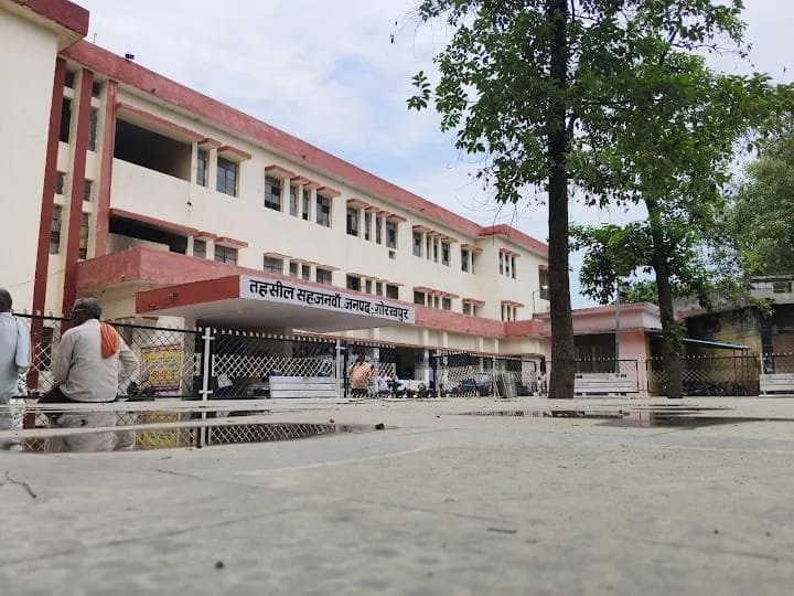 डीएम से शिकायत कर किसानों के भूमि में हो रहे अवैध खनन रोकने की मांग