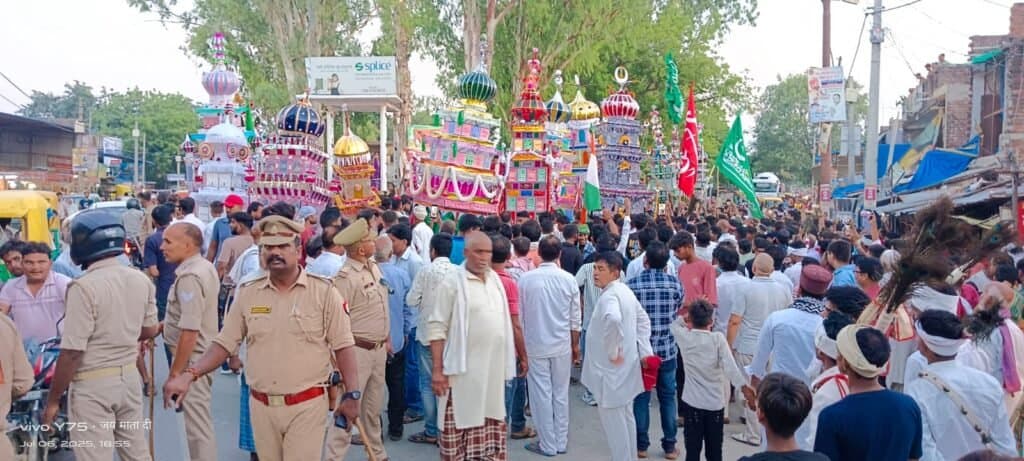 भारी सुरक्षा के बीच निकला मोहर्रम का जुलूस