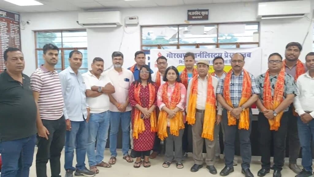 मीडियाकर्मियों को चिकित्सकीय सलाह के साथ मुफ्त मिलीं दवाएं
