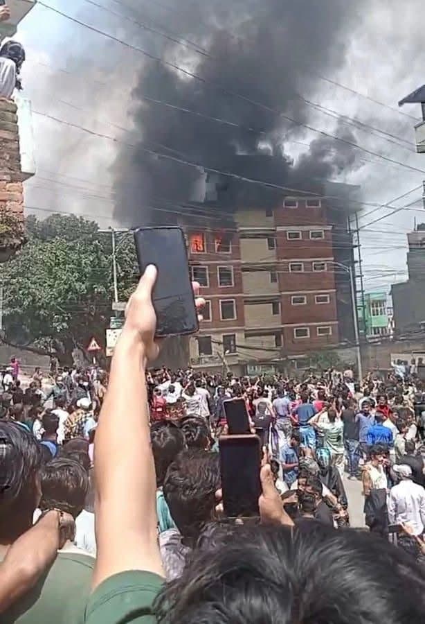 राष्ट्रपति के निवास को किया आग के हवाले : नेपाल