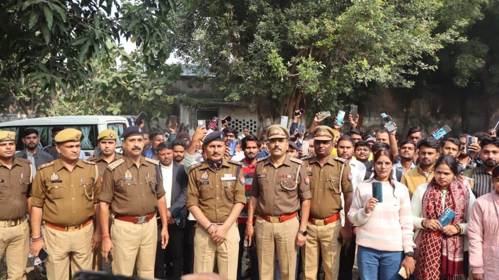 जीआरपी की बड़ी कामयाबी गुम हुए मोबाइलों को उनके मालिकों के हाथ लौटाए