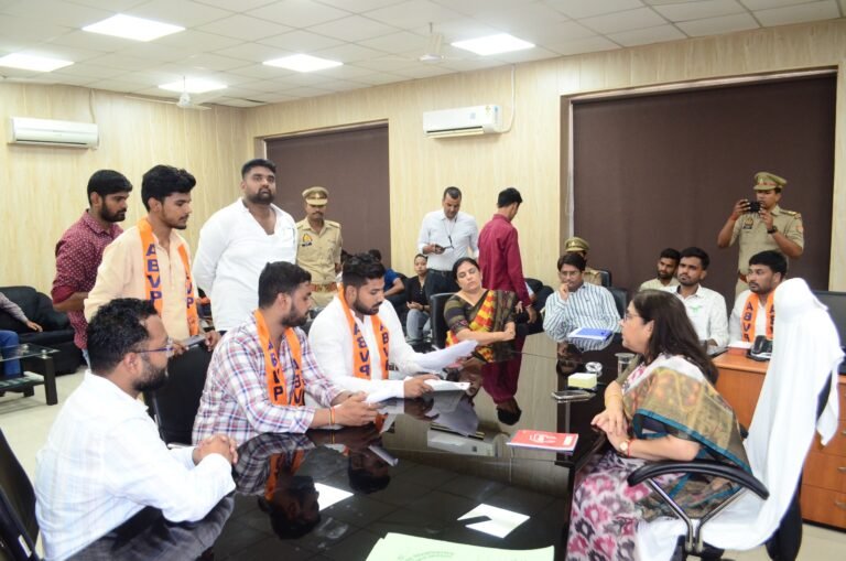 विश्वविद्यालय में व्याप्त समस्याओं के समाधान को लेकर अभाविप ने दिया गोरखपुर विश्वविद्यालय कुलपति को ज्ञापन