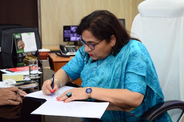 दीनदयाल उपाध्याय गोरखपुर विश्वविद्यालय एवं व्राटिनो टेक्नॉलॉजी के बीच करार: साथ मिलकर उन्नत नक्षत्रशाला तकनीक पर काम करेंगे ।