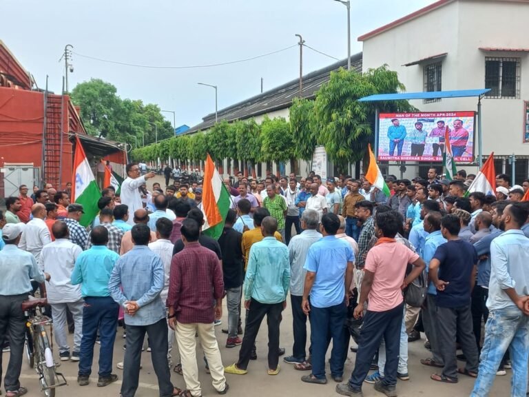 पूर्वोत्तर रेलवे कर्मचारी संघ ने यांत्रिक कारखाना गोरखपुर में पुरानी पेंशन योजना लागू करने एवं कर्मचारी समस्याओं पर किया