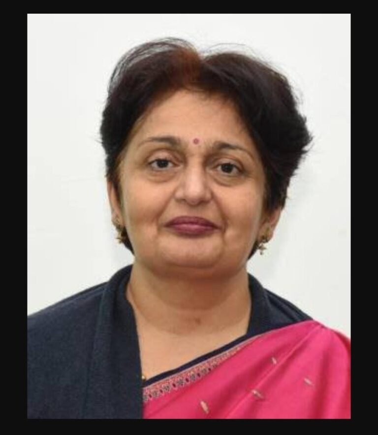 पूर्व आईएएस अधिकारी और संघ लोक सेवा आयोग की सदस्य प्रीति सूदन को चेयरमैन का अतिरिक्त चार्ज दिया गया है।