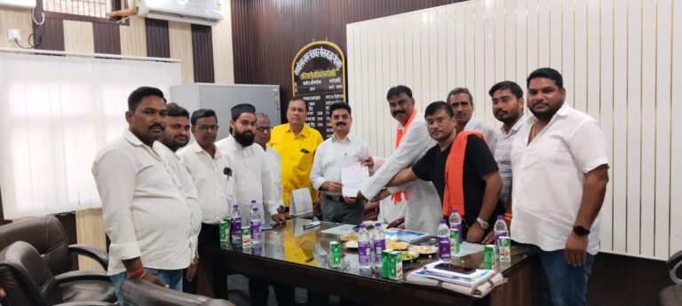 सभासदों के गुटबाजी के चक्कर में नपेंगे ईओ व चेयरमैन