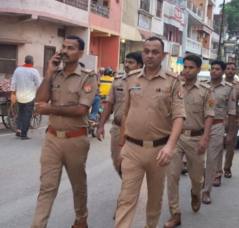 मुहर्रम जुलूस को लेकर गोरखनाथ पुलिस अलर्ट पैदल गश्त कर सुरक्षा व्यवस्था का लिया जायज़ा