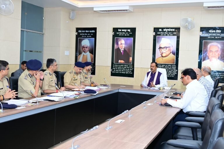 7 साल में पहली बार डिप्टी सीएम केशव प्रसाद मौर्य की अध्यक्षता में गृह विभाग की बैठक हुई ह