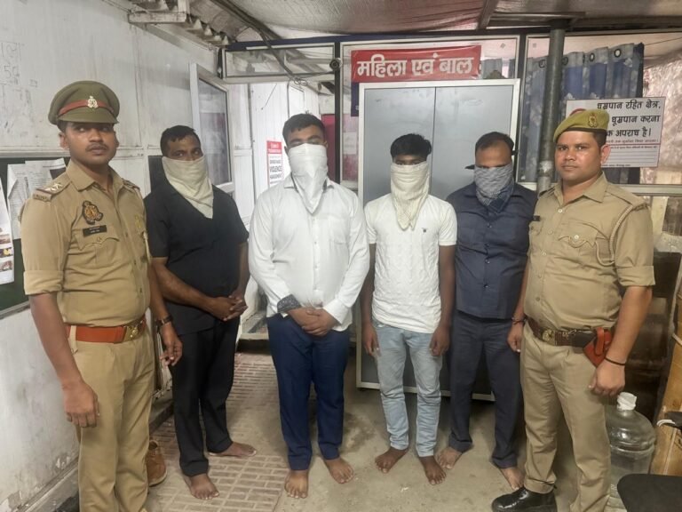 IAS अफ़सर भी फर्जी निकला