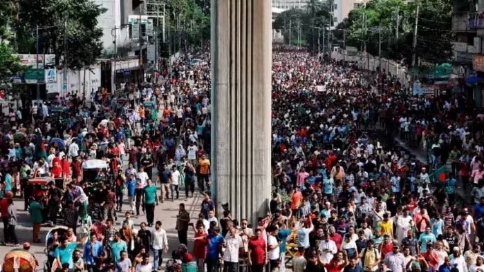 भारत-बांग्लादेश सीमा पर क्यों लगा बांग्लादेशी नागरिकों का जमावड़ा? शांति बहाली पर टिकी सबकी निगाहें