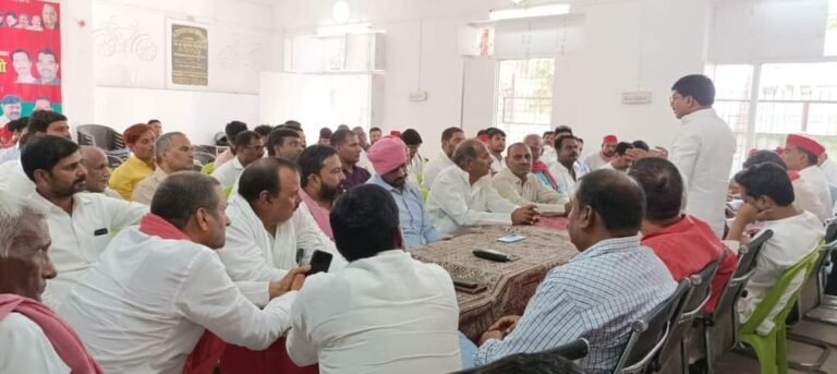 समाजवादी पार्टी के बेतियाहाता स्थित कार्यालय पर ‘संविधान मान स्तम्भ दिवस कार्यक्रम