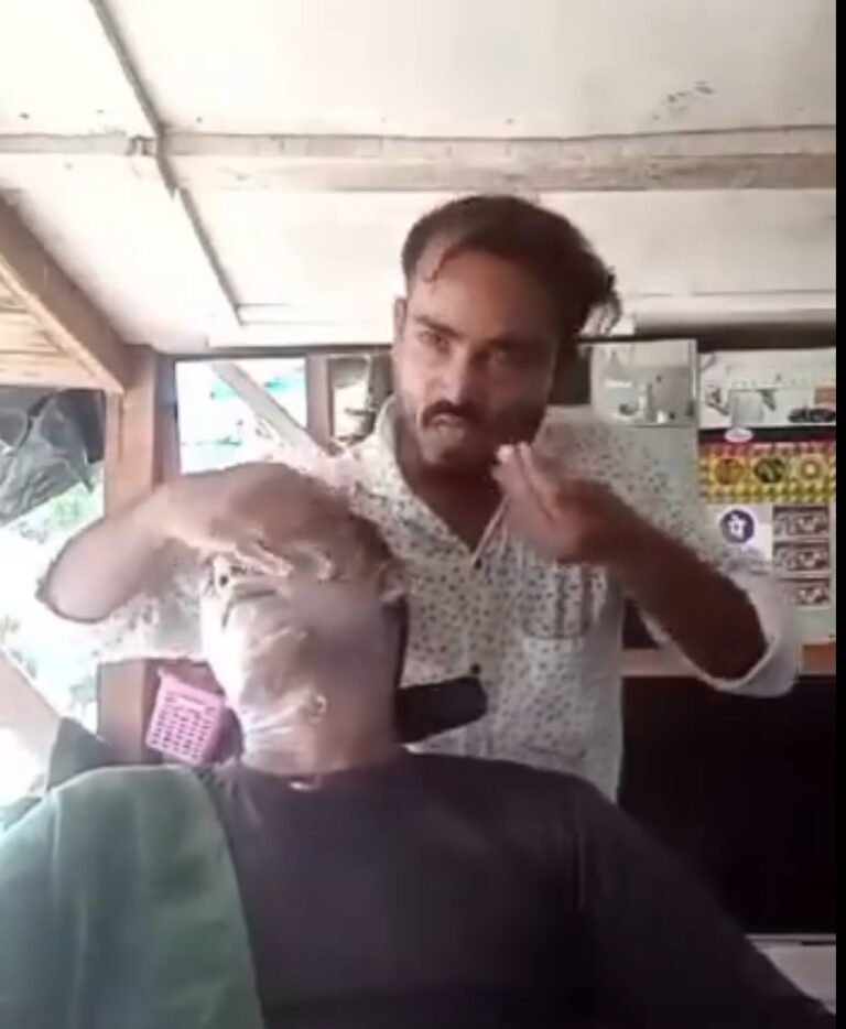 सैलून कर्मी की घिनौनी हरकत आयी सामने.