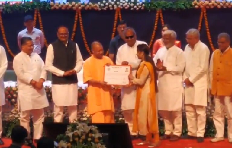 नियुक्ति पत्र पाकर खिले अभ्यर्थियों के चेहरे, बोले-धन्यवाद मुख्यमंत्री जी