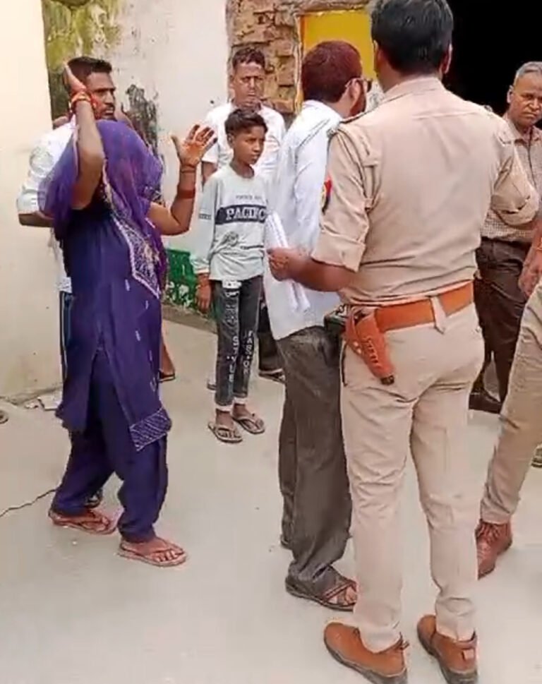 मेरठ के मवाना क्षेत्र के सरकारी स्कूल में 11 वर्षीय छात्रा के साथ प्रधानाध्यापक ने की गलत हरकत