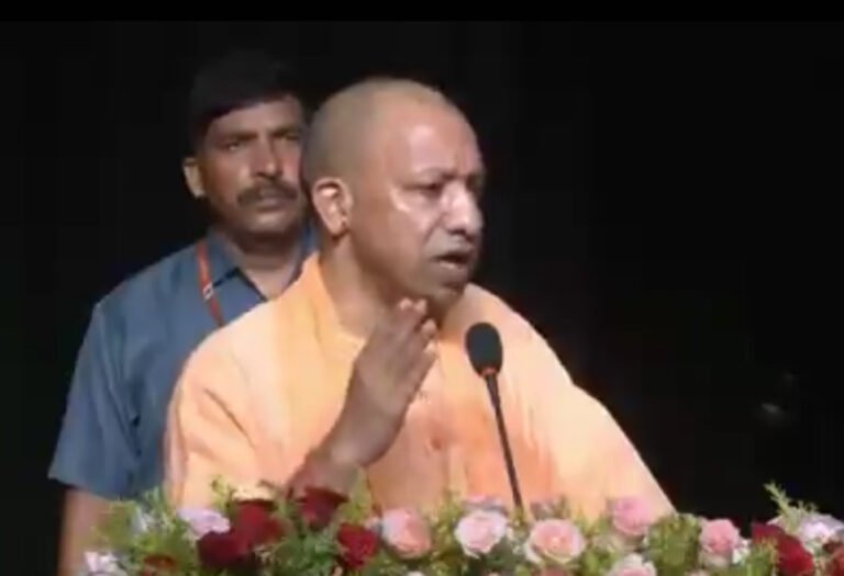 योगी आदित्यनाथ जी ने कहा सनातन धर्म ही भारत का एकमात्र राष्ट्रीय धर्म है