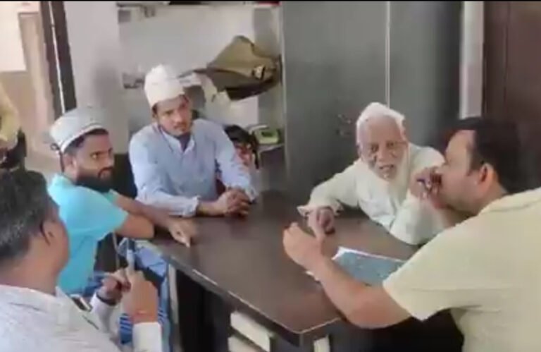 मदरसा जामिया हबीबिया में जांच के लिए पहुंची IB की टीम