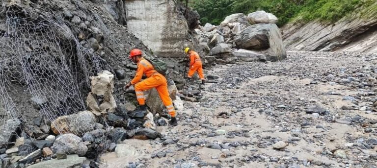 केदारनाथ धाम यात्रा मार्ग पर रेस्क्यू व सर्च अभियान पांचवे दिन भी युद्धस्तर जारी है
