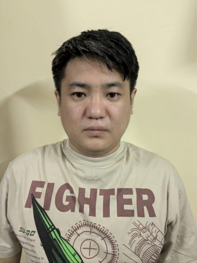 UPSTF को मिली बड़ी कामयाबी तिब्बती नागरिक द्वारा कूटरचित दस्तावेदजों के आधार पर (भारतीय नाम चन्द्रा ठाकुर) पासपोर्ट प्राप्त करके भारत में साईबर क्राईम करने वाले को किया गिरफ्तार।