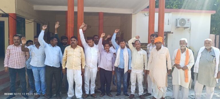 खण्ड विकास अधिकारी के विरुद्ध ग्राम प्रधान हुए लामबंद