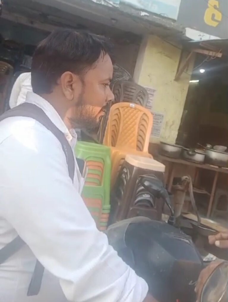 देवरिया जिले में बिना रिश्वत दिए काम होना असंभव,