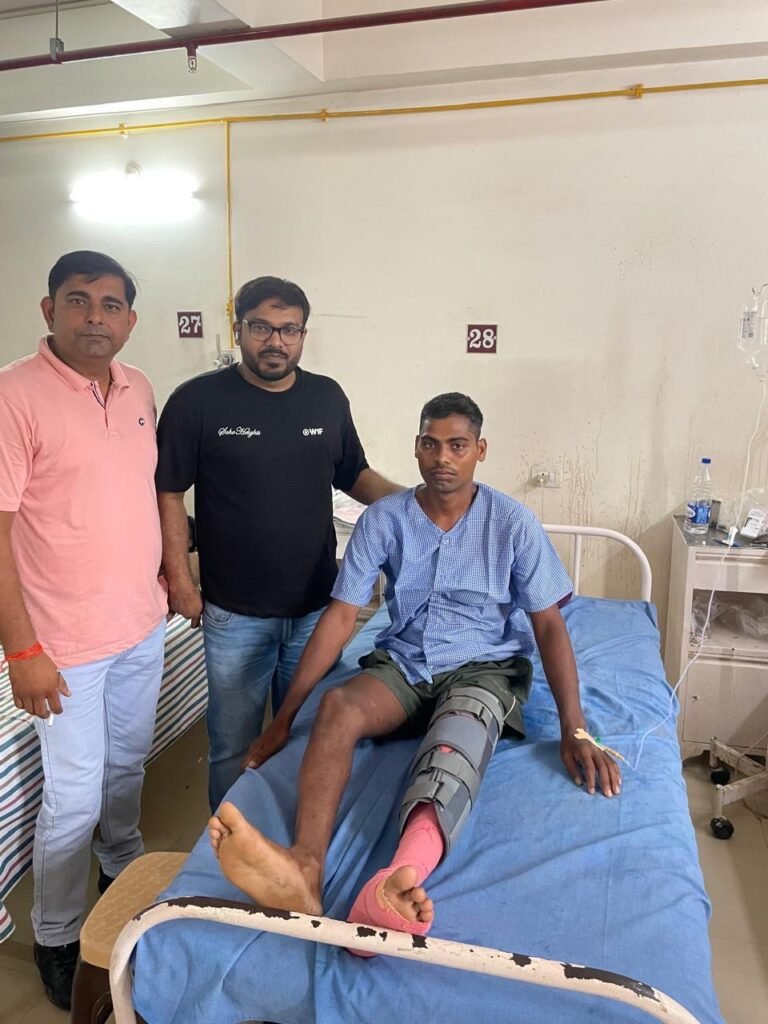 बड़हलगंज मे पहली बार हुआ दूरबीन विधि से लिगामेंट का सफल आप्रेशन