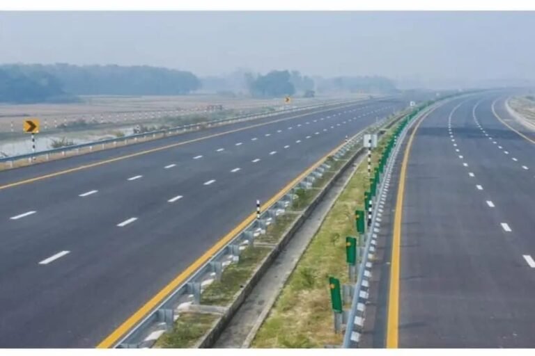 गोरखपुर से पानीपत एक्सप्रेस-वे जिले में तीसरा एक्सप्रेस-वे होगा।