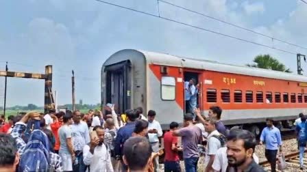 बिहार के बक्सर में ट्रेन हादसा