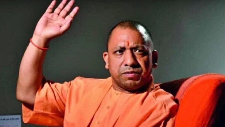 सीएम योगी ने सपा प्रमुख अखिलेश यादव पर पलटवार किया है