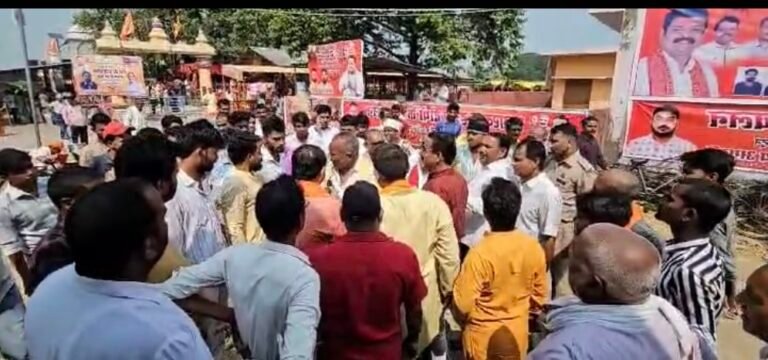 महाकाली मां वटवासिनी के पवित्र मंदिर में विधायिका सैय्यदा