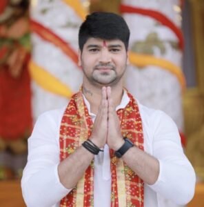 कौशिक द्विवेदी, लकी कुमार, पंकज गौतम का देवी गीत 'हे मइया खोली ना केवड़िया' हुआ पॉपुलर