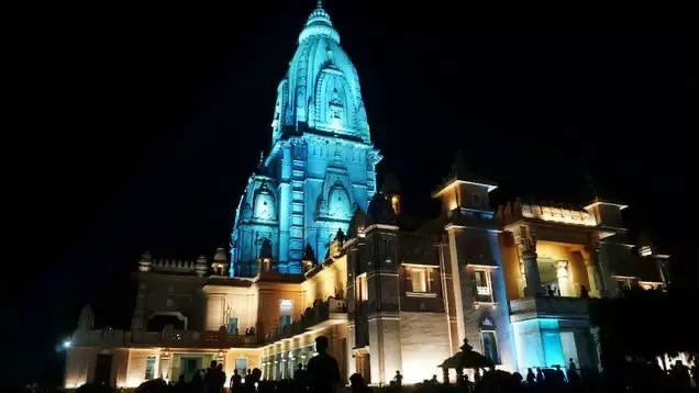 वाराणसी बाबा विश्वनाथ मंदिर में अब हर रोज 3 हजार लोगों को कराया जाएगा भोजन