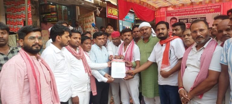 भ्रष्टाचार की जांच की मांग को लेकर पूर्व चेयरमैन ने किया अनशन