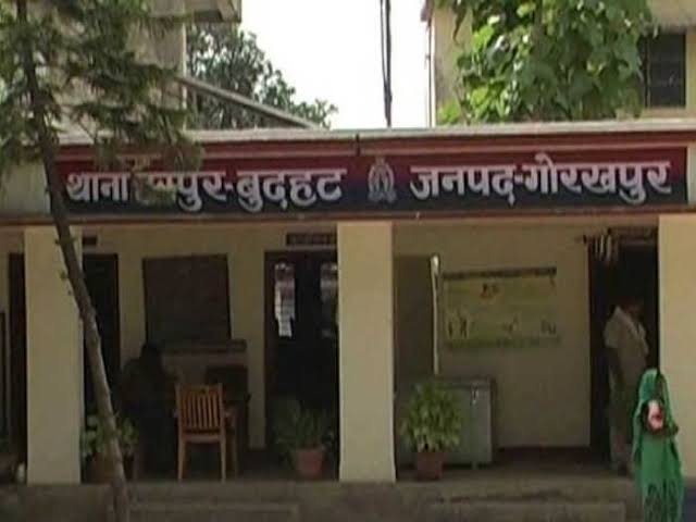 नाली पाटने से रोकने पर गर्भवती महिला की पिटाई, तीन पर केस दर्ज