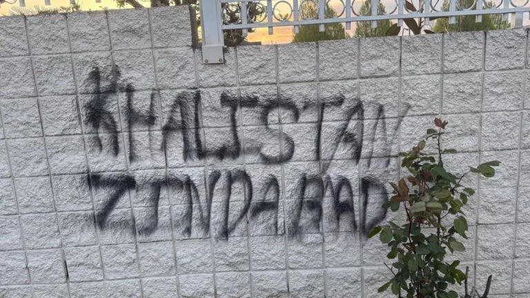 कनाडा में खालिस्तानियों का उपद्रव, गुरुद्वारे में तोड़फोड़ के बाद दीवार पर लिखा ‘खालिस्तान जिंदाबाद’