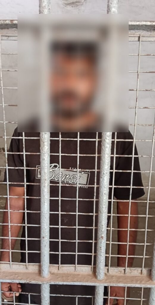 छेड़छाड़ का अभियुक्त देशी तमंचे के साथ गिरफ्तार