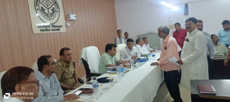 संपूर्ण समाधान दिवस: खजनी में आईं 45 शिकायत, केवल पांच का निस्तारण