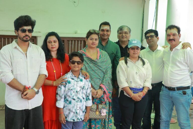 तनिष्का जे फिल्म्स और चिन्मयी मोशन पिक्चर की ‘भुतहा बरगद’ का भव्य मुहूर्त करके शूटिंग शुरू