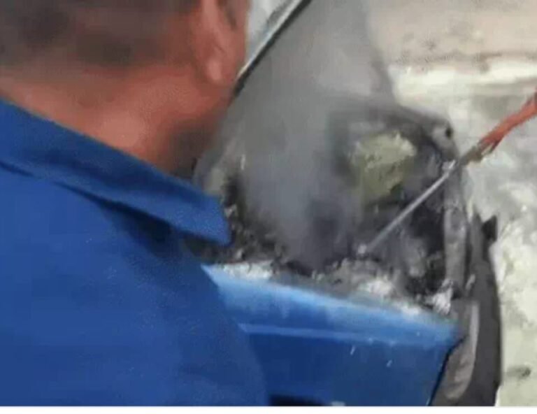 अस्पताल के बाहर खड़ी कार में लगी आग मेडिकल स्टाफ ने आग पर तुरंत पाया काबू,कोई जनहानि नहीं