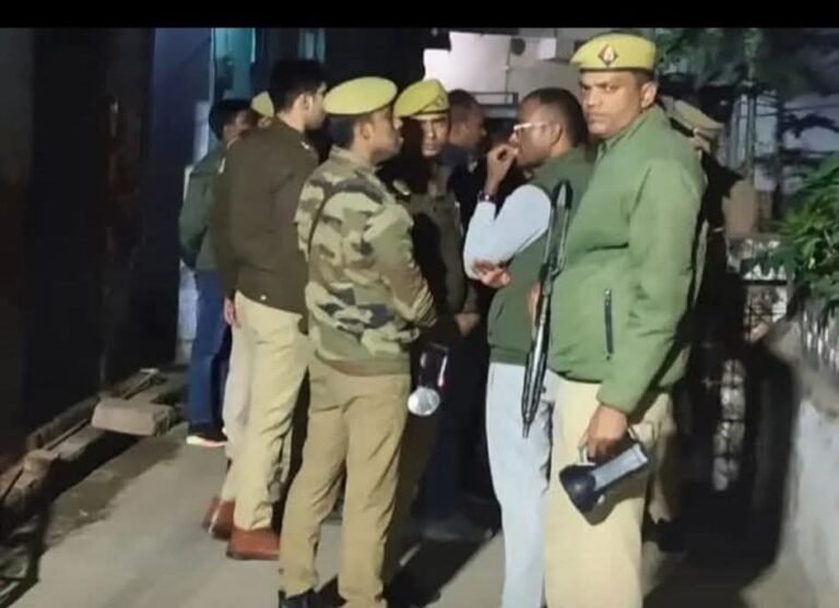 गोरखपुर के शाहपुर में मां-बेटी की हत्या बदमाशों ने घर में घुसकर धारदार हथियार से किया हत्या
