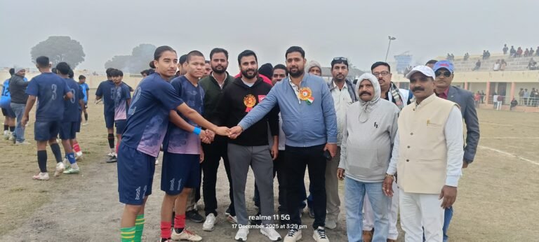 नेशनल स्पोर्टिंग क्लब बड़हलगंज और काठमांडू नेपाल की टीम सेमीफाइनल में किया प्रवेश