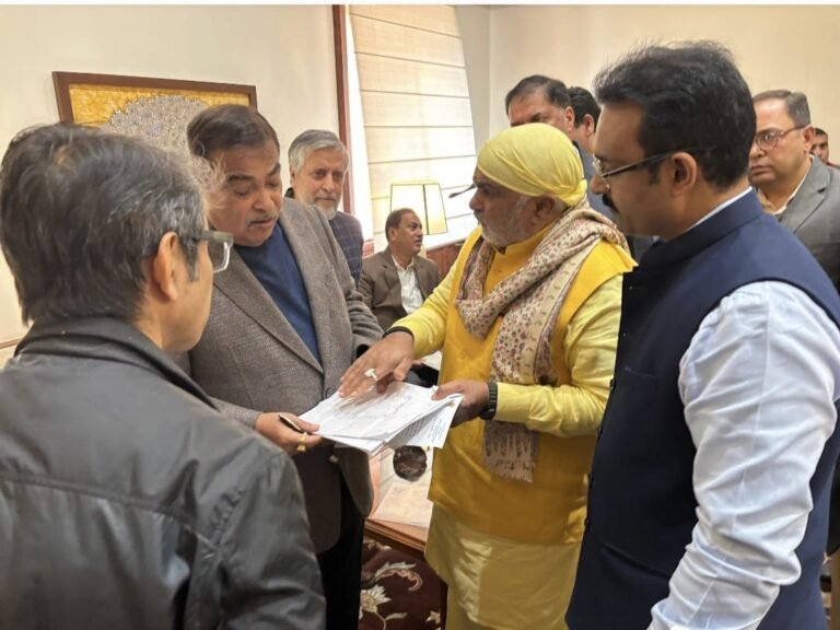 आछीडीह-सरया तटबंध निर्माण में आ रही तकनीकी बाधा दूर करने के लिए….